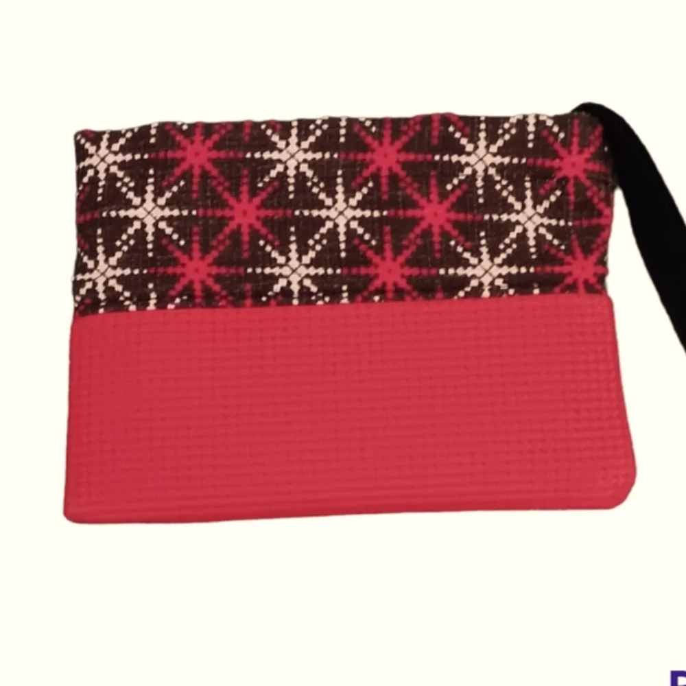 - FUN WRISTLET MADE FROM YOGA MAT